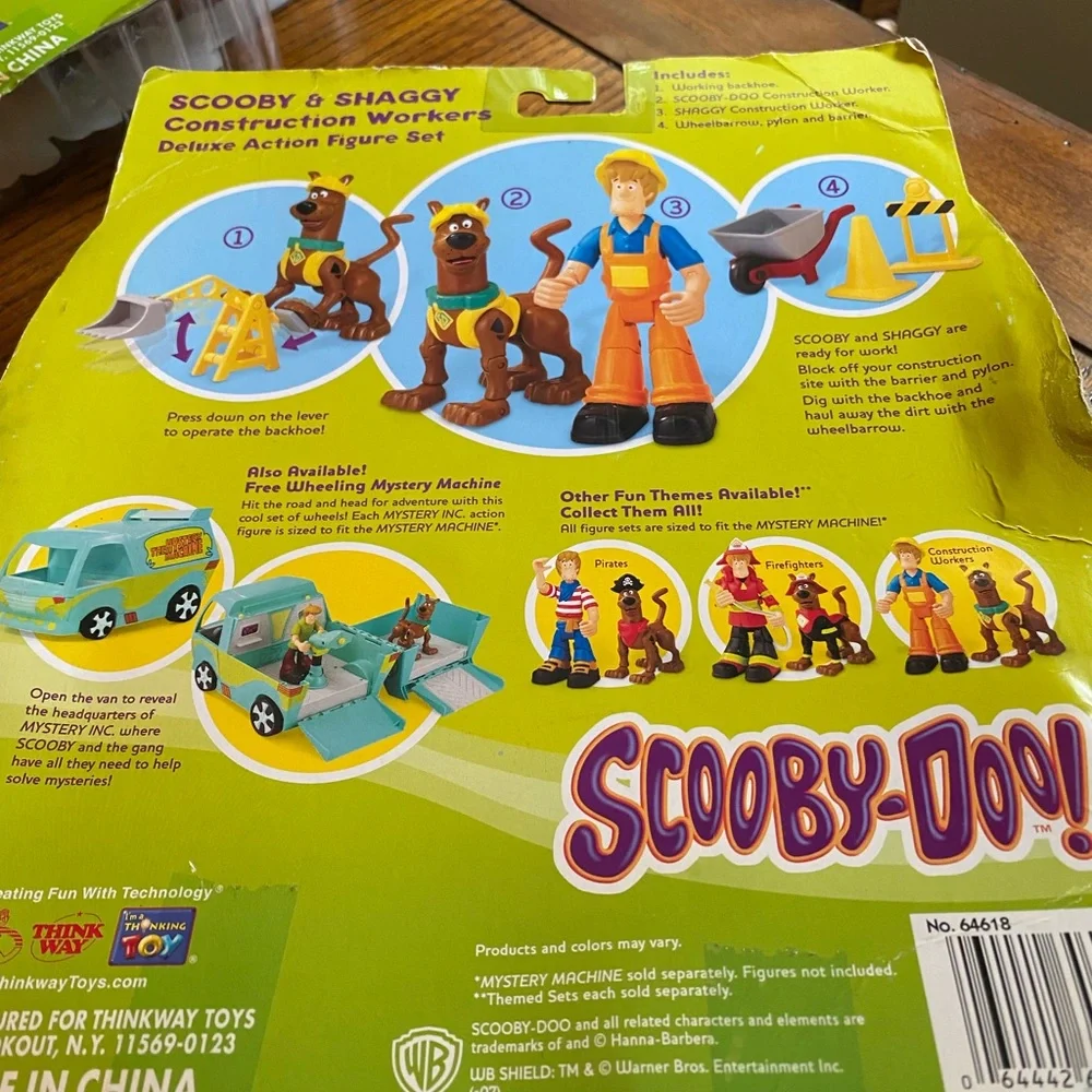Scooby-Doo Firefighter Playset with Red Uniform Figures